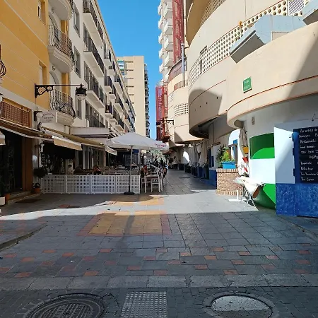 Amazing & Renovated 2-bedroom Flat In Apartment Fuengirola